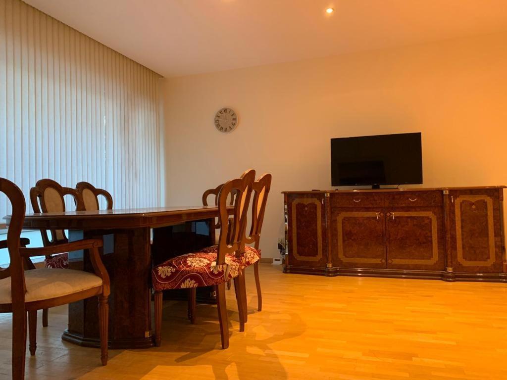 Lovely Two Bedroom Apartment With Free Parking 安特卫普 外观 照片